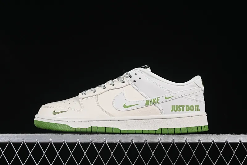 All categories Nk SB Dunk Series Nk SB Dunk Low High-end customized low-top sneakers Nike SB Dunk Low Beige White Hook Anniversary high-end customized low-top casual sneakers KK1333-042